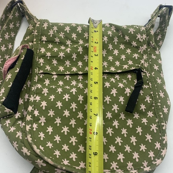 Kavu Green Pink Crossbody Canvas Bag MCB6513N - Picture 12 of 13